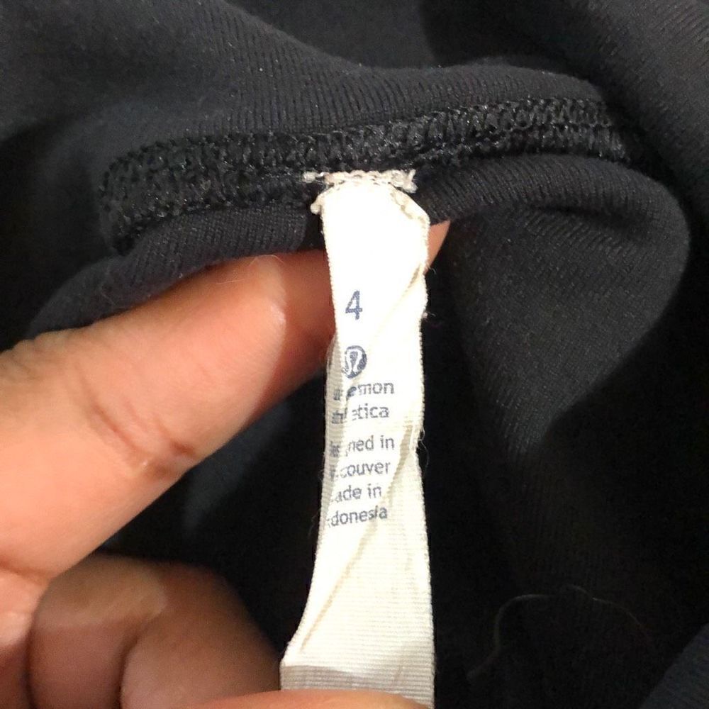 Lululemon Crop Womens 4 True Self II Crop Black Woven Hem Detail Yoga Pilates - Picture 7 of 8
